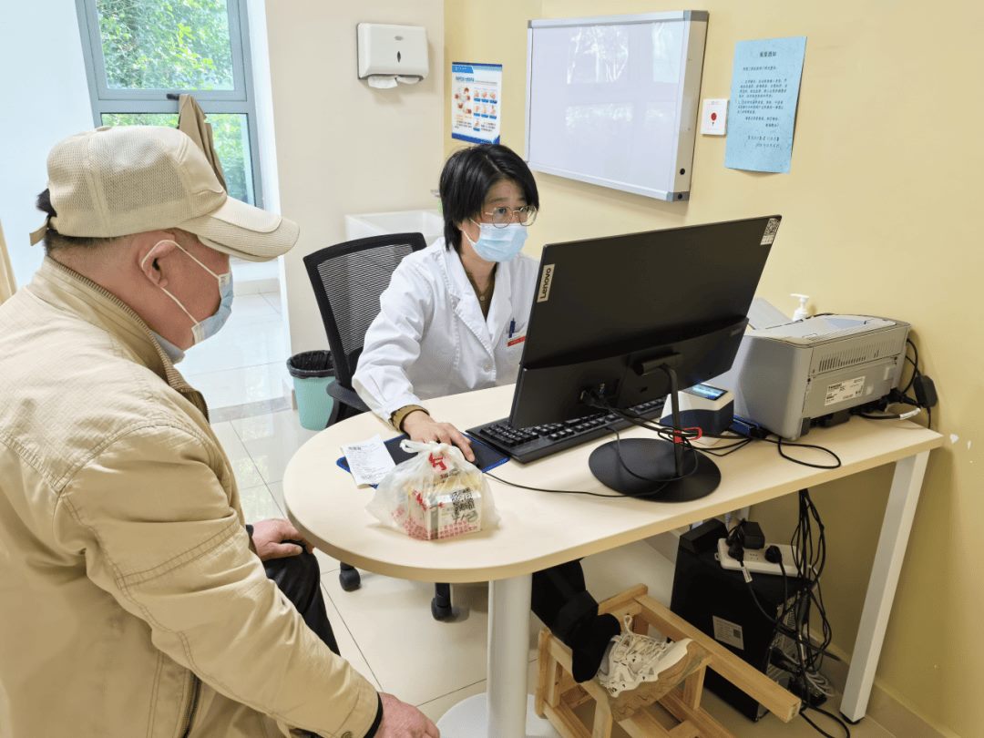 女性白癜风诊疗案例中女医师与患者沟通病情